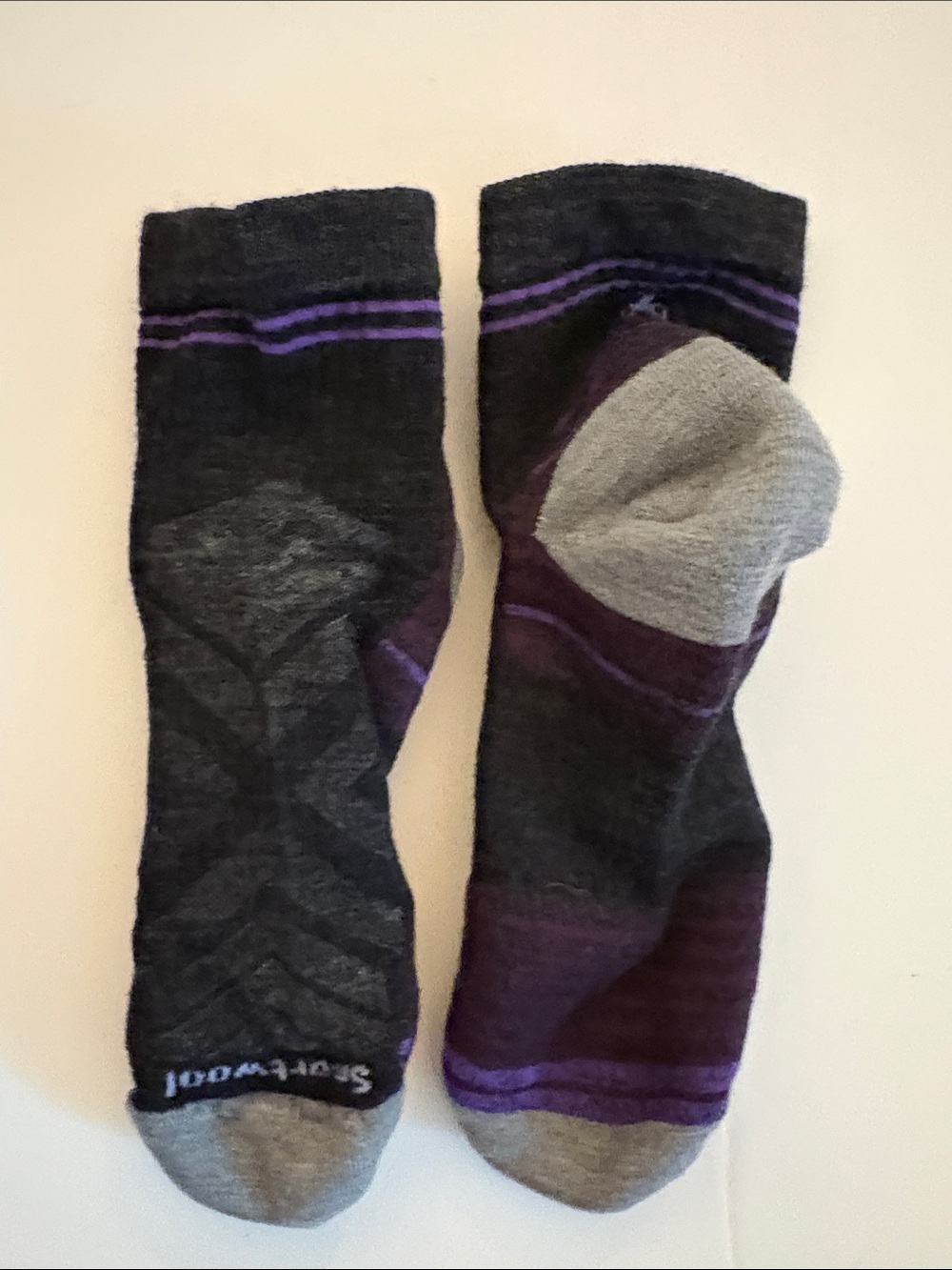 Smartwool Woman’s Hike Ankle Socks with Targeted Cushion. Charcoal size medium. - Picture 3 of 5